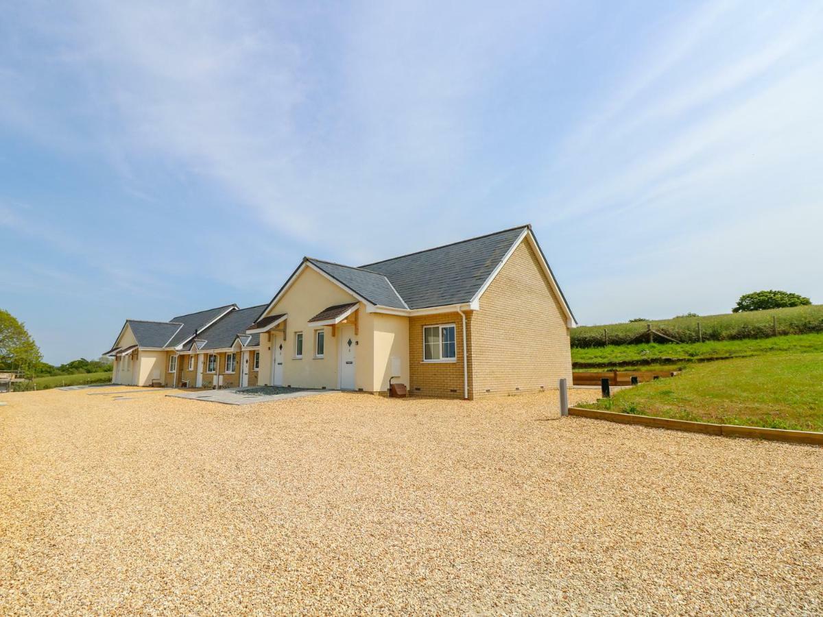 6 Yarmouth Cottages Freshwater Extérieur photo