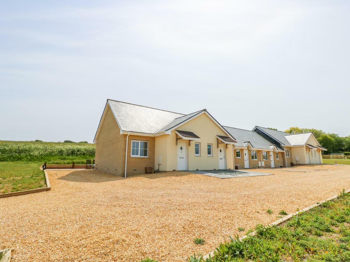 6 Yarmouth Cottages Freshwater Extérieur photo